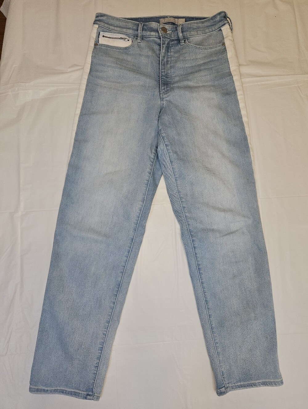 Athleta Sculptek Straight Leg Light Wash Ankle Jeans With White Side Panels 10T